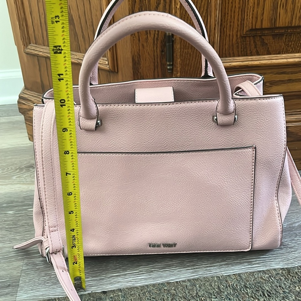 Light pink Nine West pocket book. - Picture 7 of 9